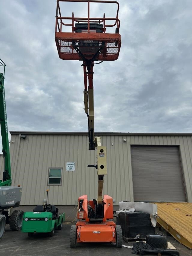 2015 JLG E450AJ-5