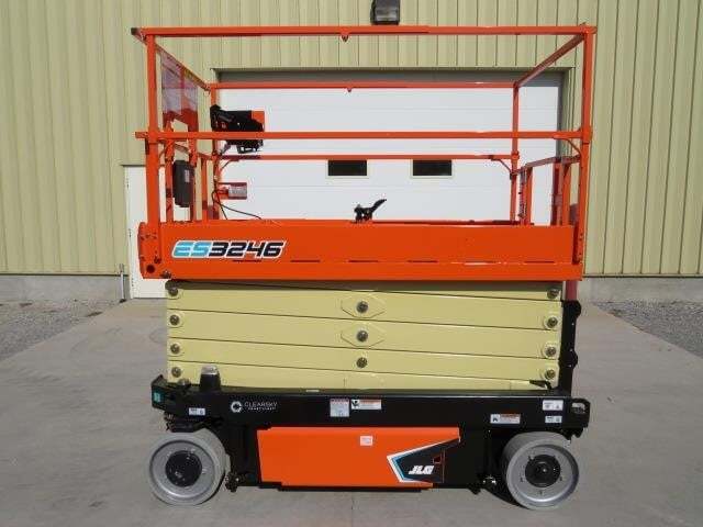 2025 JLG 3246
