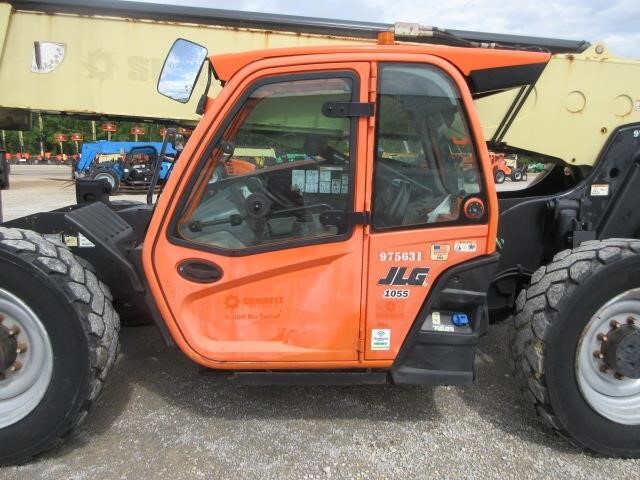 2017 JLG 1055-16
