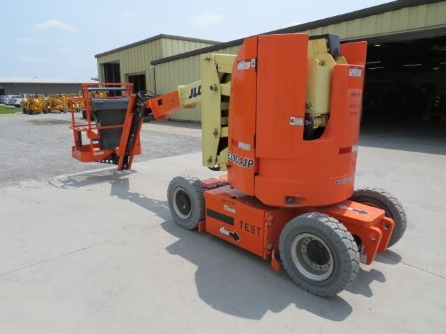 2018 JLG E300AJP-8