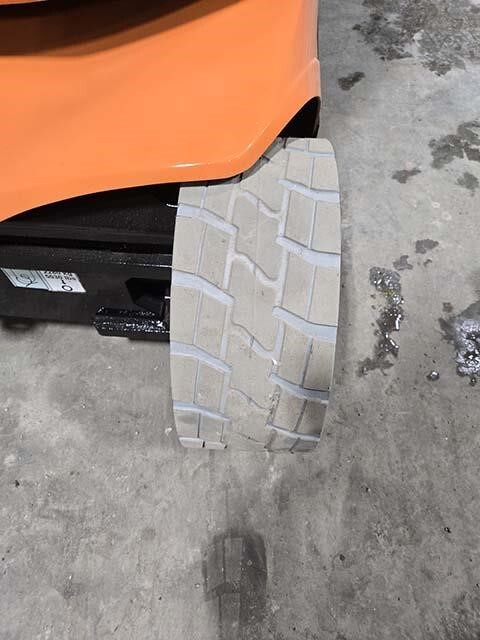 2016 JLG Toucan 32E-10