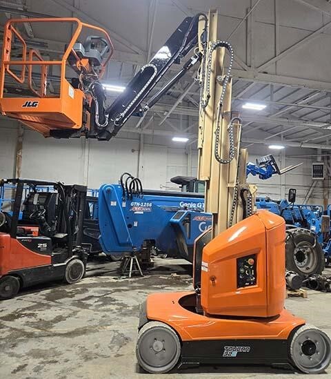 2016 JLG Toucan 32E-8