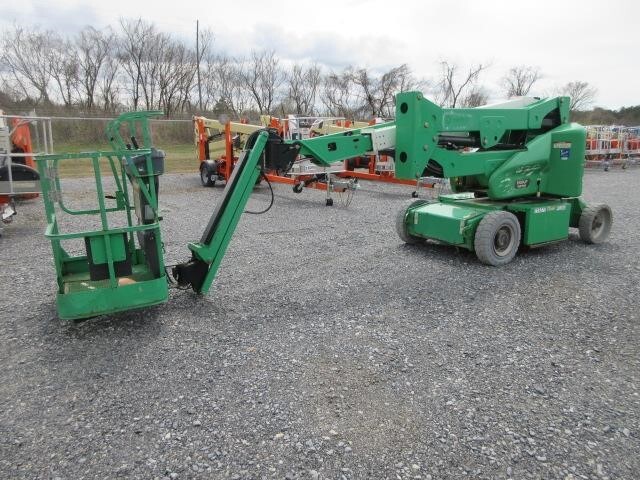 2015 JLG E400AJPN