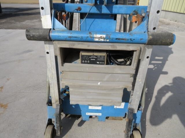2009 Genie AWP-40S-10