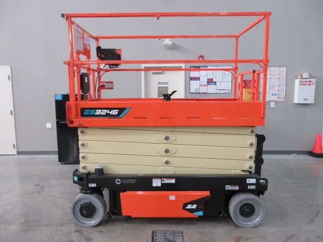 2025 JLG 3246