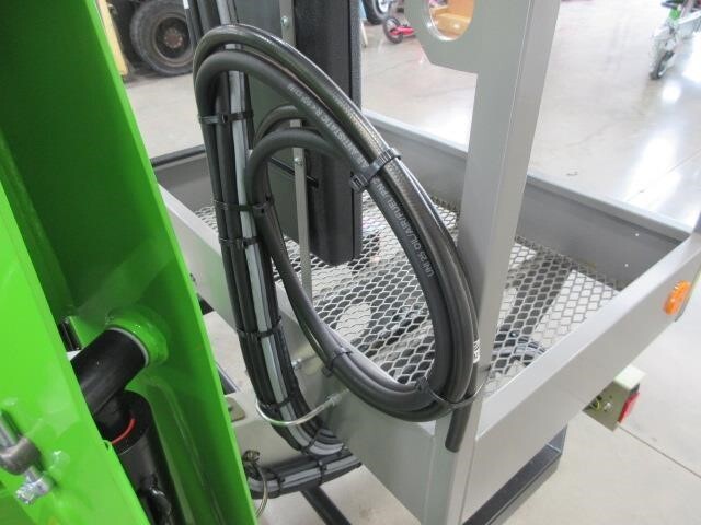 2025 Niftylift AT34T-10