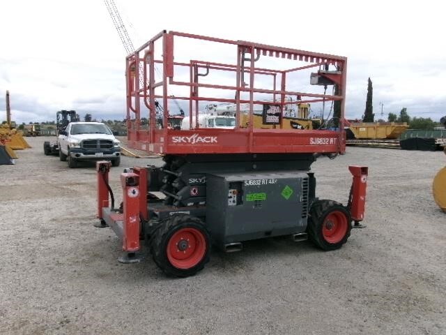 2018 Skyjack SJ-6832RT