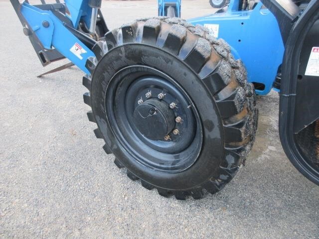2023 Genie GTH-1056-10