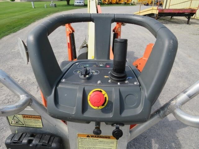 2018 JLG T350-10