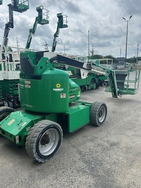 2015 JLG E450AJ-4