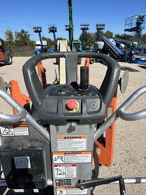 2018 JLG T350-12