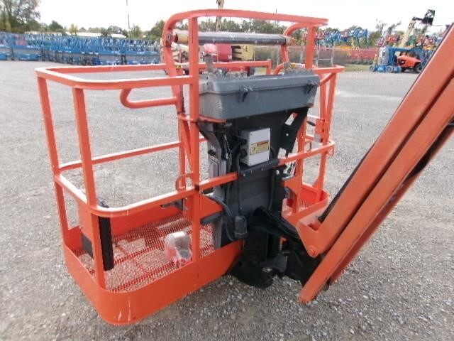 2017 JLG 450AJ-7