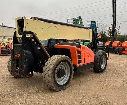 2017 JLG 1055-6