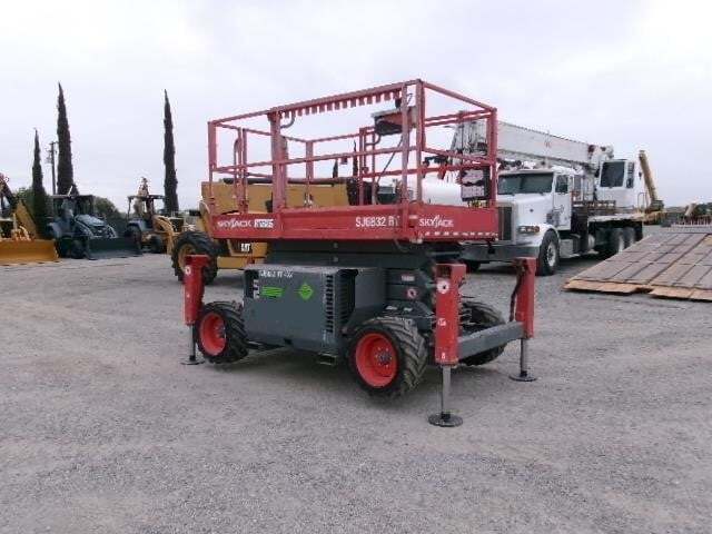 2018 Skyjack SJ-6832RT-4