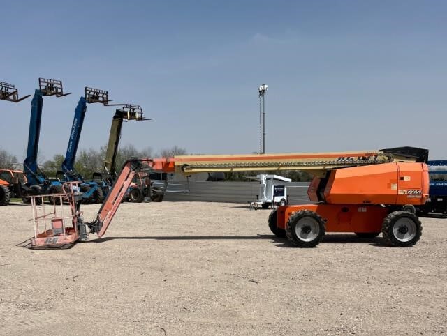 2017 JLG 660SJ