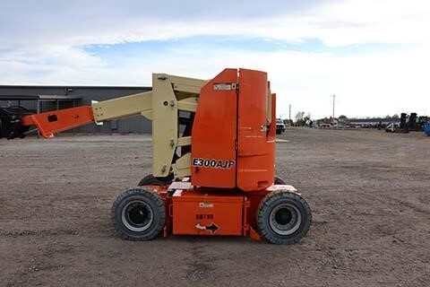 2018 JLG E300AJP