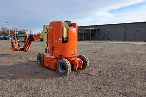 2018 JLG E300AJP-4
