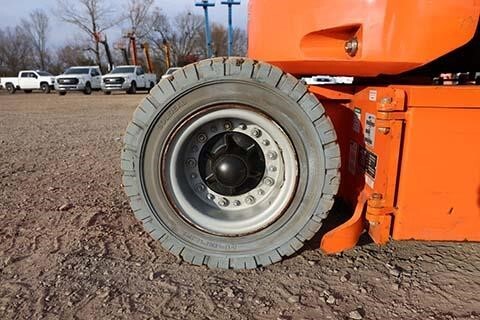 2018 JLG E300AJP-10