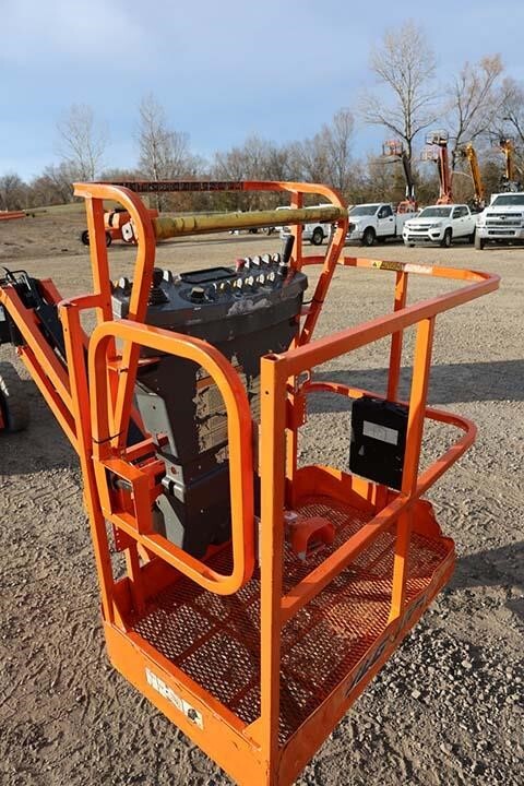 2018 JLG E300AJP-47