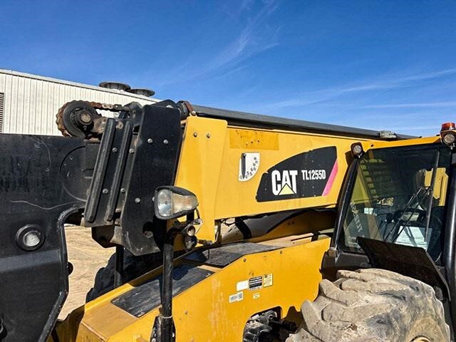 2019 CAT TL1255D-27