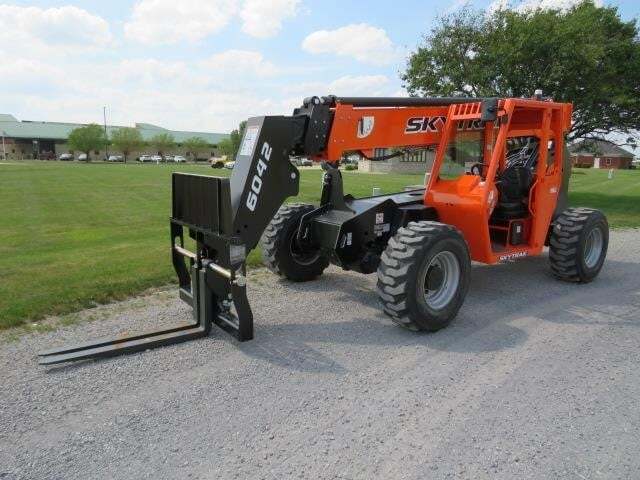 2025 SkyTrak 6042-8