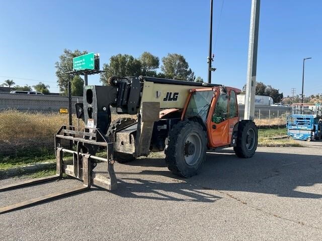 2017 JLG 1255