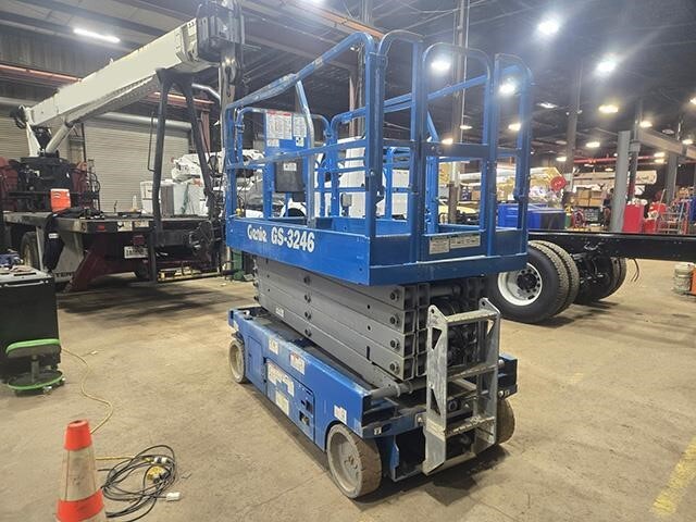 2018 Genie GS-3246-4