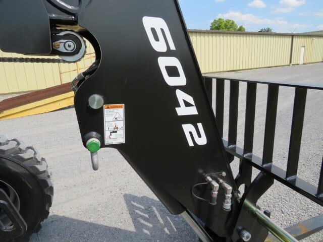 2025 SkyTrak 6042-10