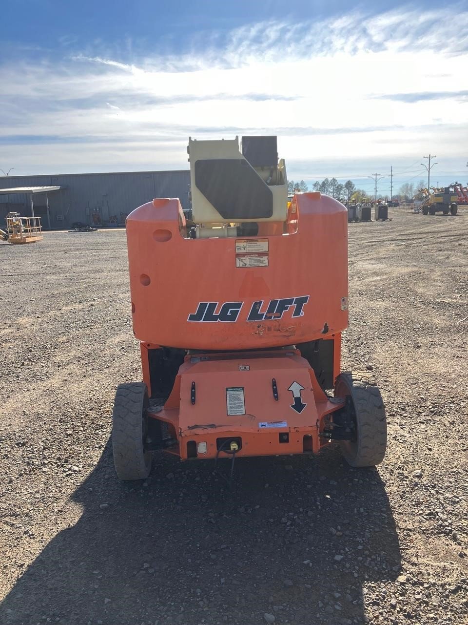 2017 JLG E400AJPN-4