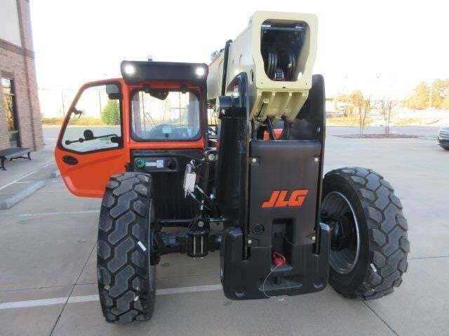 2025 JLG 742-22