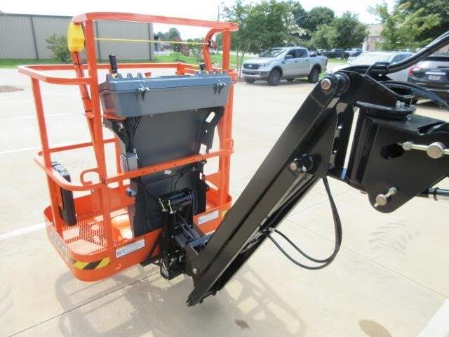 2025 JLG E400AJPN-10