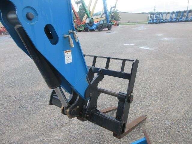 2023 Genie GTH-1056-6