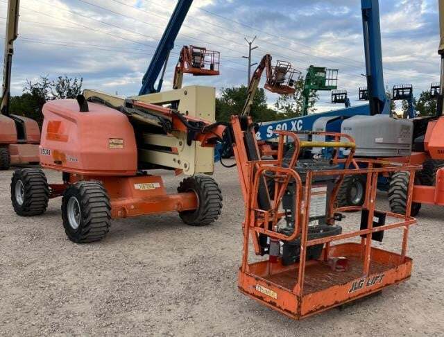 2017 JLG 450AJ-4