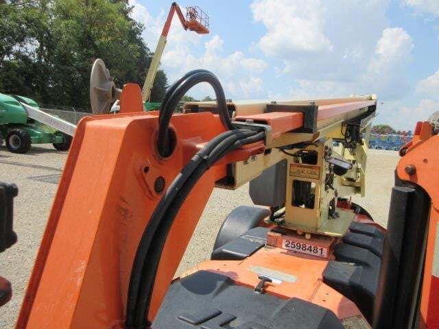 2018 JLG T350-10
