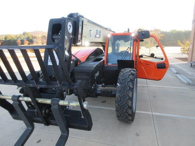 2025 JLG 742-21