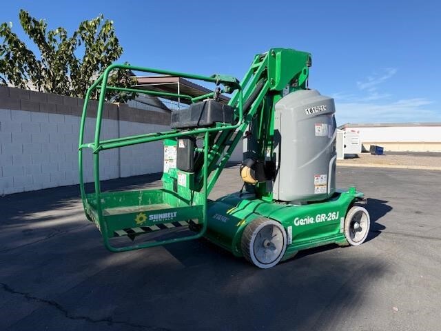 2017 Genie GR26J-2