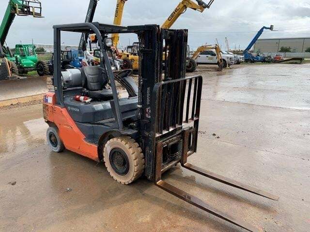 2017 Toyota 8FGU25-4