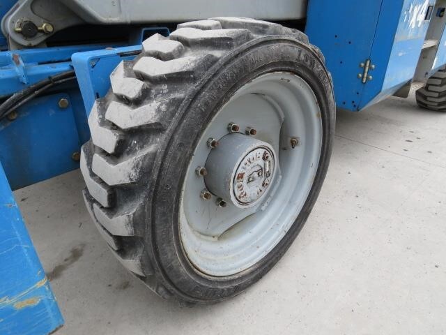 2013 Genie GS-4390 RT-9