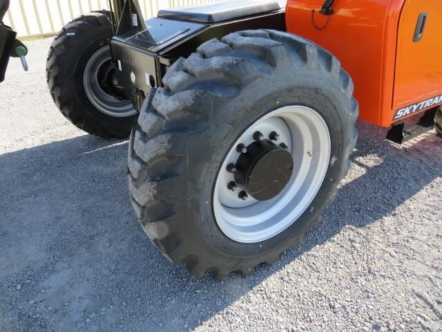 2025 SkyTrak 8042-10