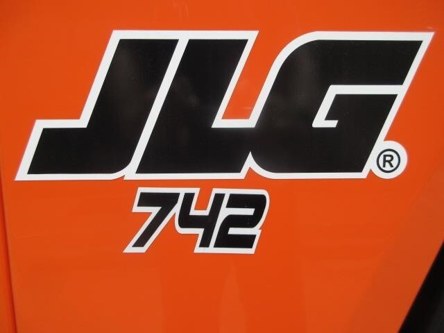 2025 JLG 742-39