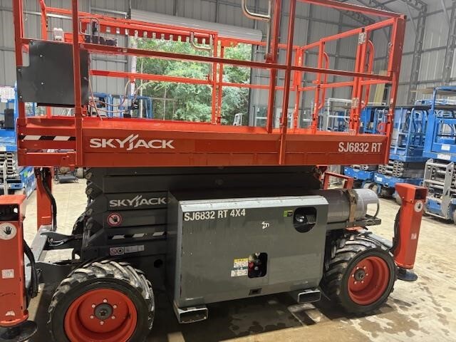 2018 Skyjack SJ-6832RT-5