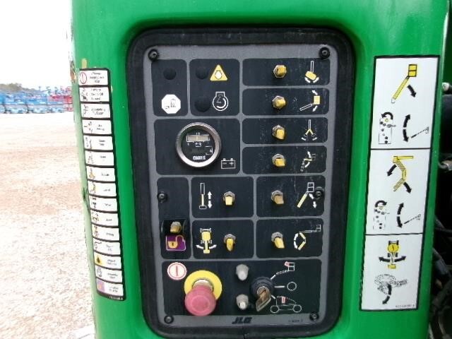 2015 JLG E400AJPN-14