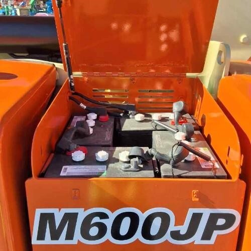 2017 JLG M600JP-10