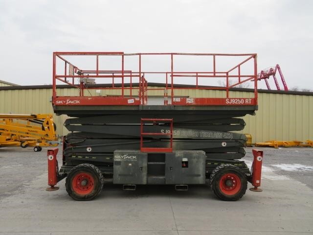 2013 Skyjack SJ9250 RT-5