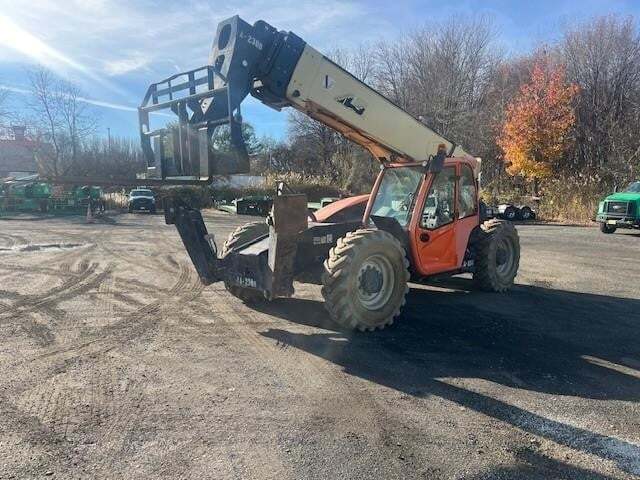2016 JLG 1255