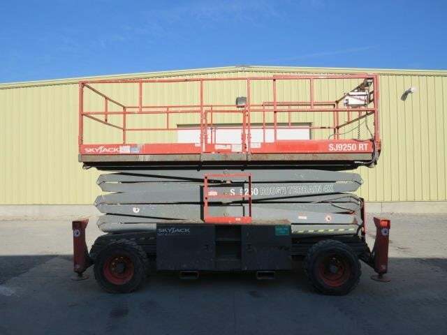 2013 Skyjack SJ9250 RT