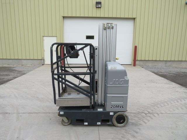 2017 JLG 20MVL