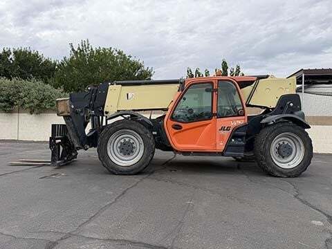 2017 JLG 1255