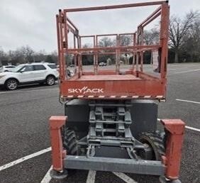 2018 Skyjack SJ-6832RT-2