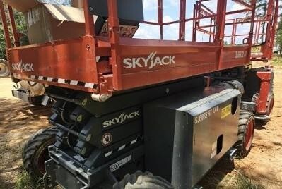 2017 Skyjack SJ-6832RT-4